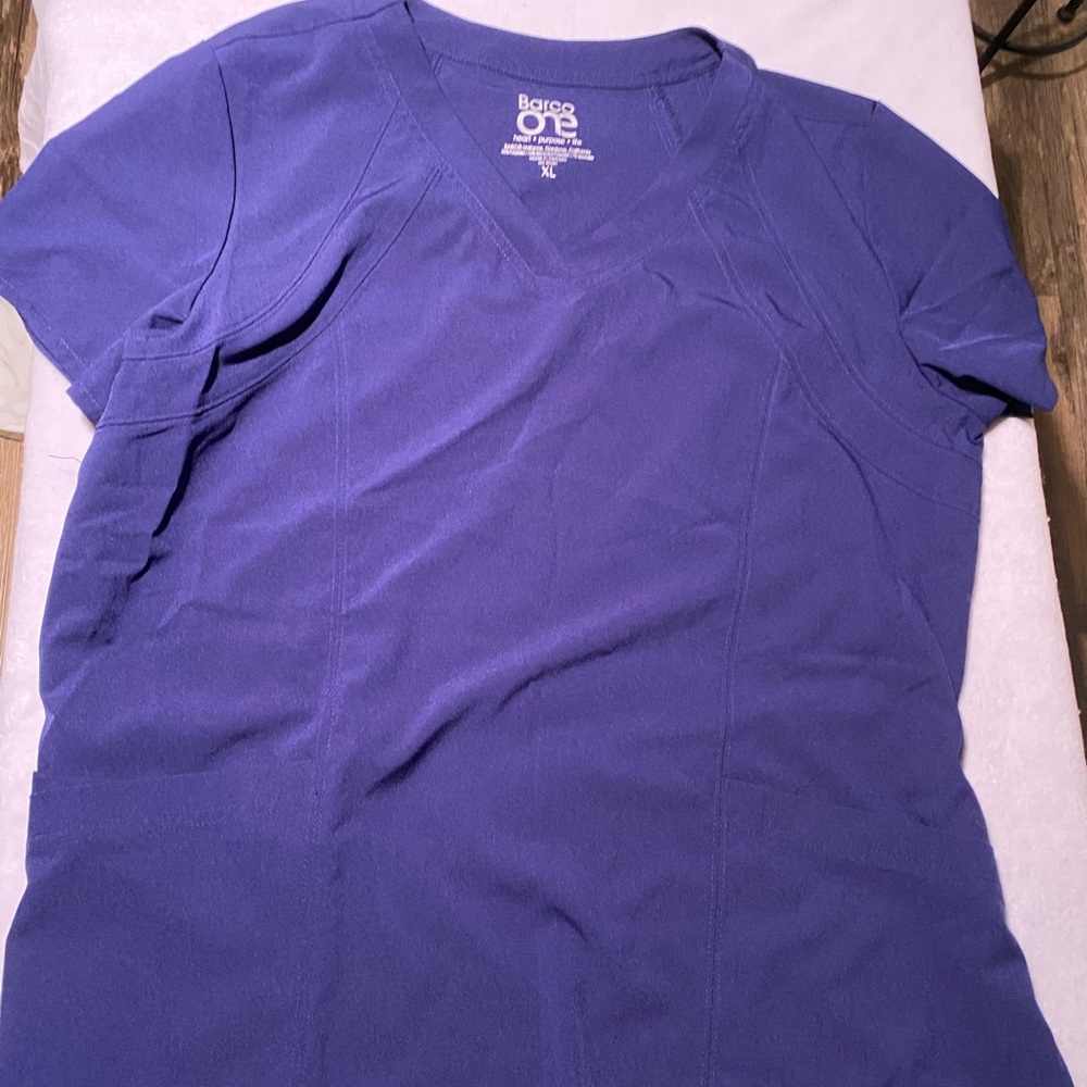 rarely worn Barco One navy blue scrubs!